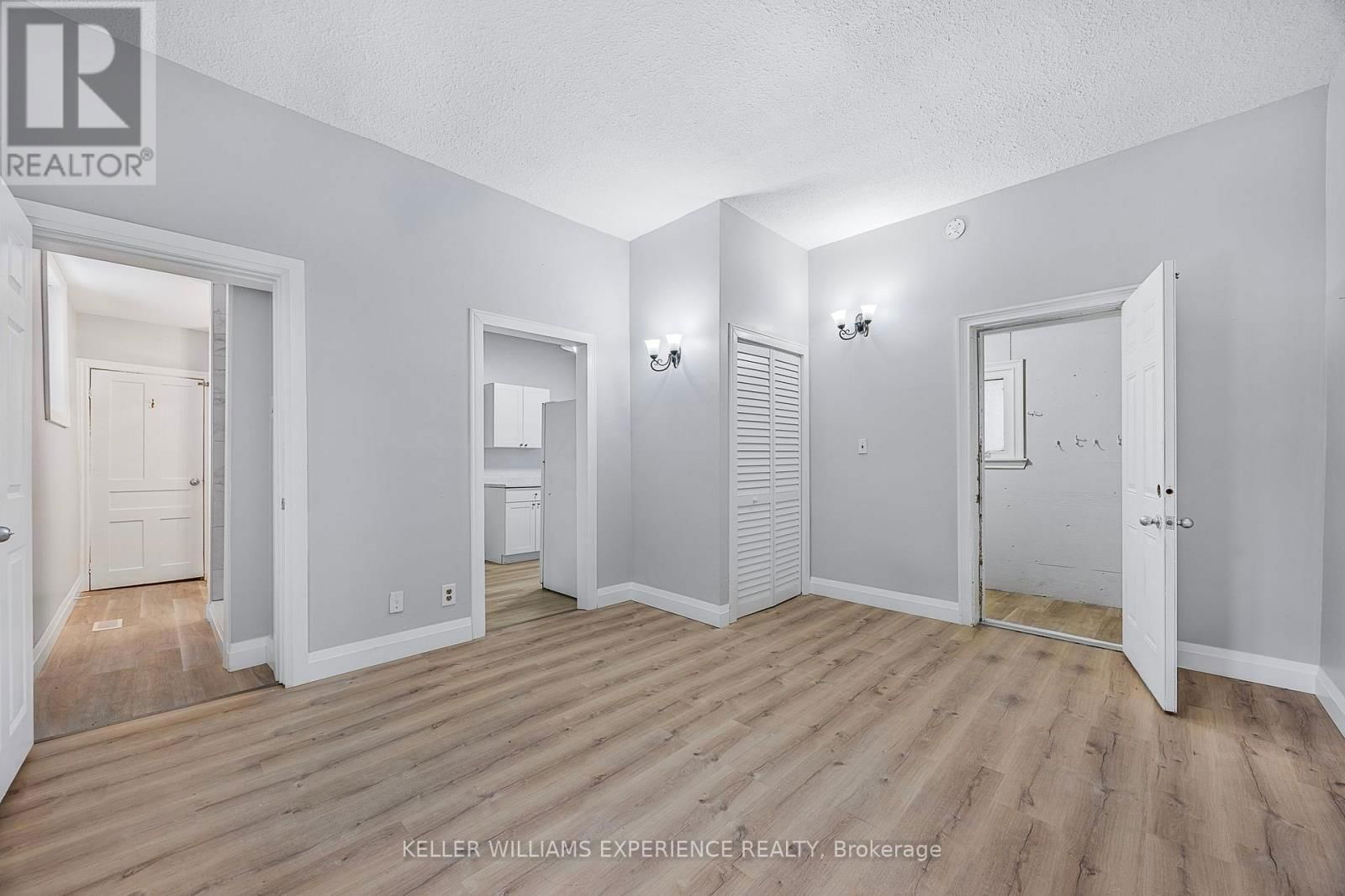 66 MATCHEDASH STREET SOUTH Image 33