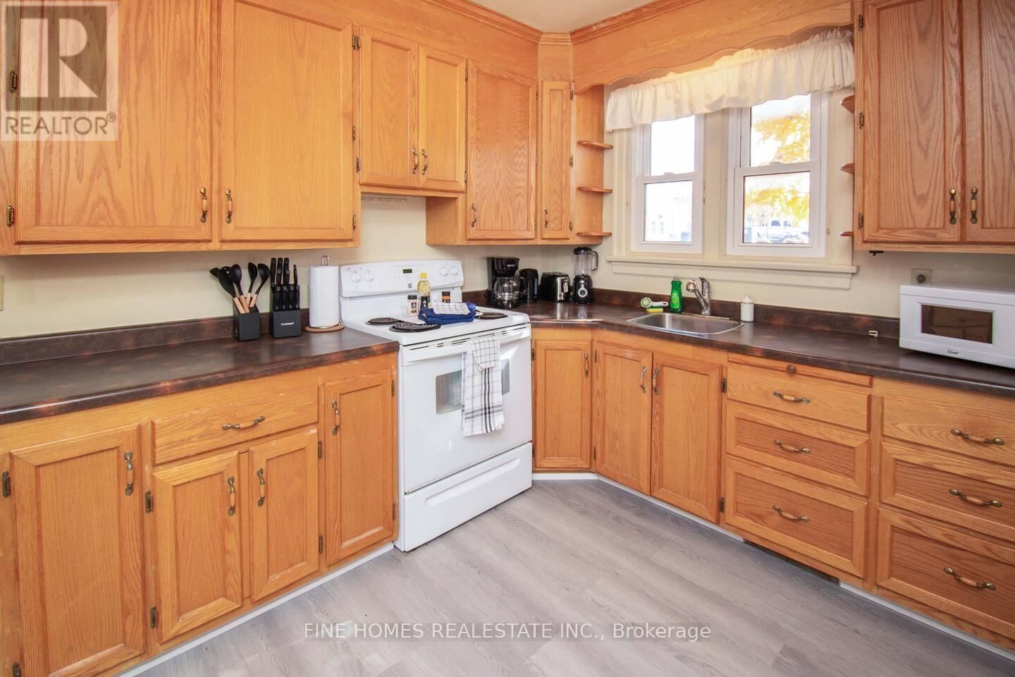466 WEST STREET NORTH Image 4