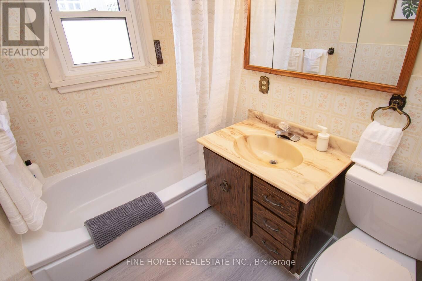 466 WEST STREET NORTH Image 7