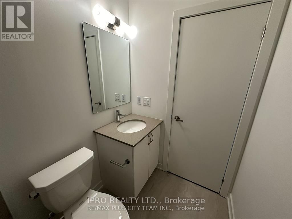 208 - 56 LAKESIDE TERRACE Image 11