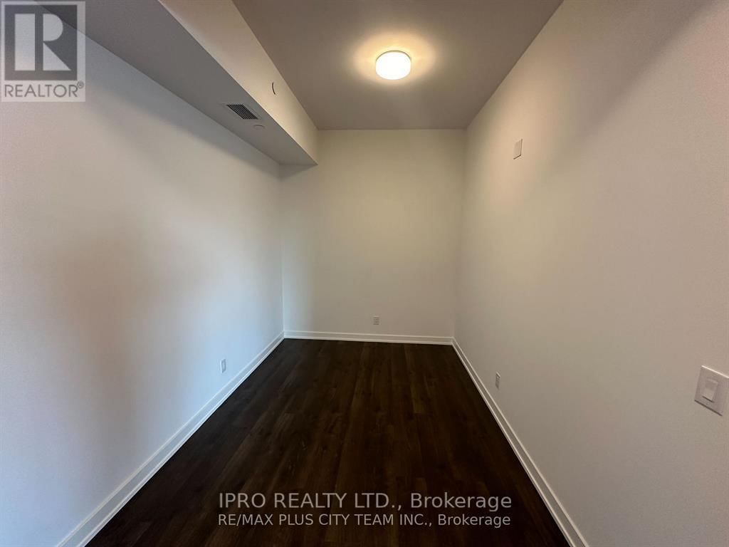 208 - 56 LAKESIDE TERRACE Image 6