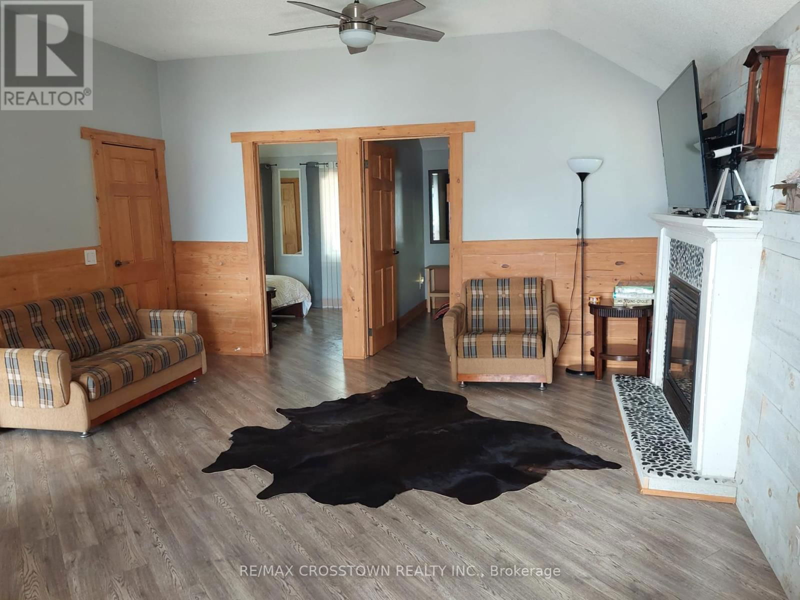 4705 ANDERSON AVENUE Image 6