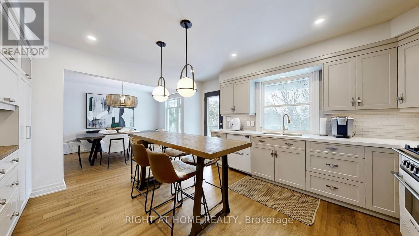 127 PUGET STREET Image 10