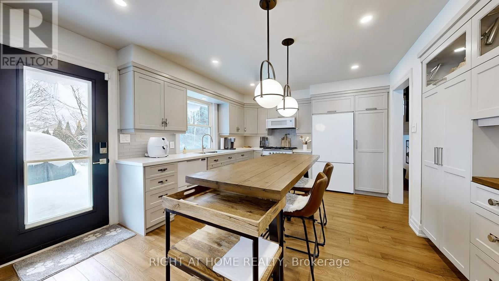 127 PUGET STREET Image 11