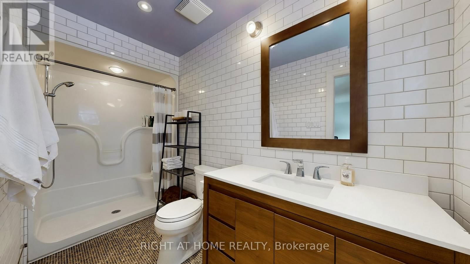 127 PUGET STREET Image 24