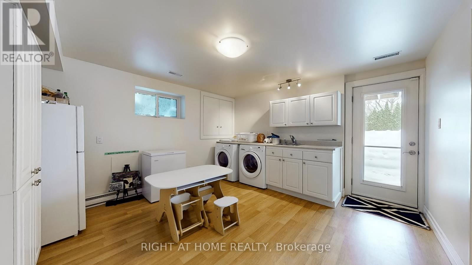 127 PUGET STREET Image 27