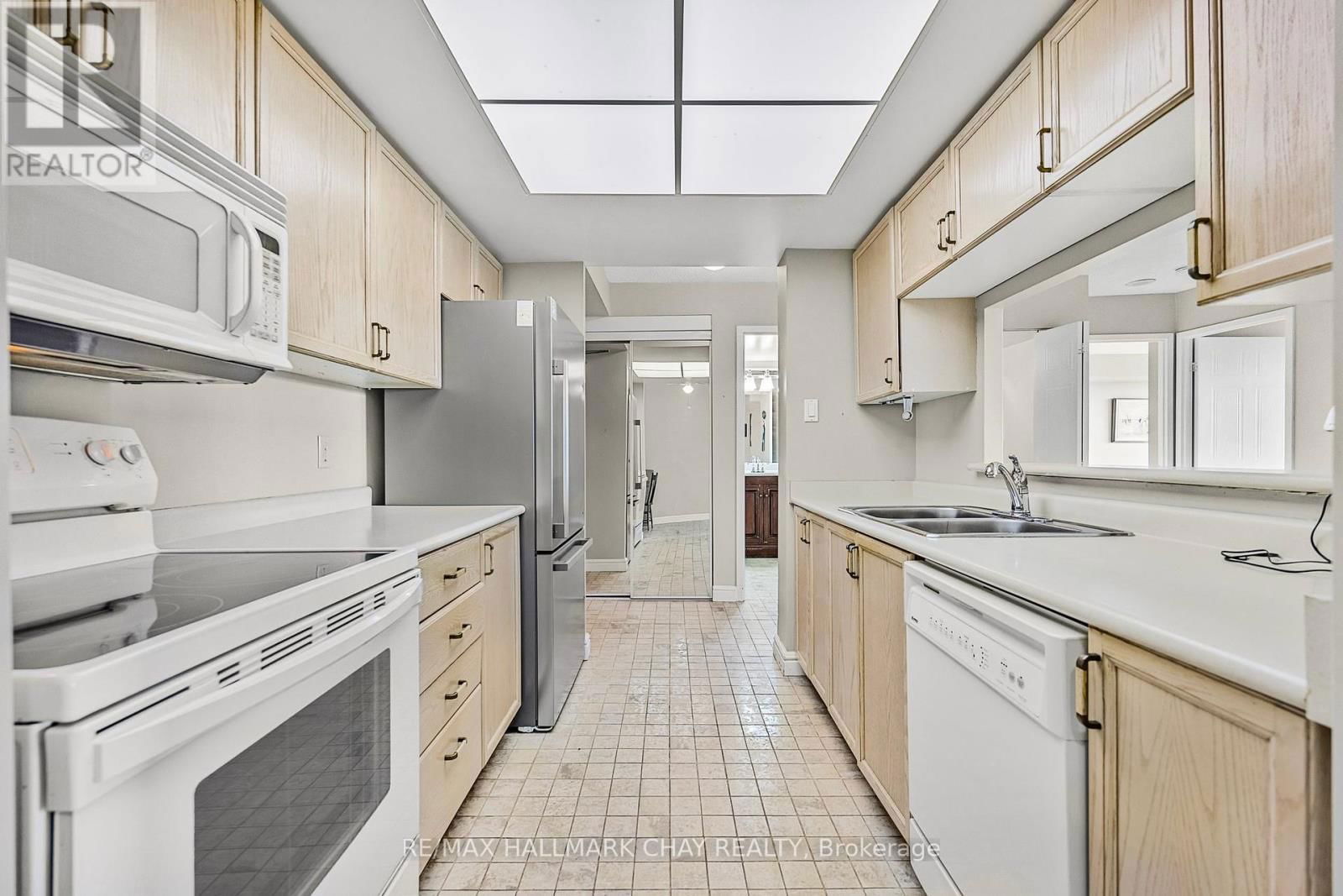205 - 65 ELLEN STREET Image 6