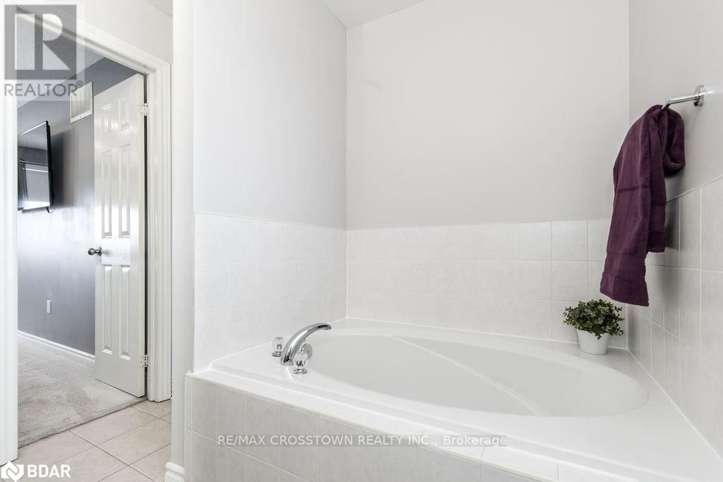 52 PENVILL TRAIL Image 33