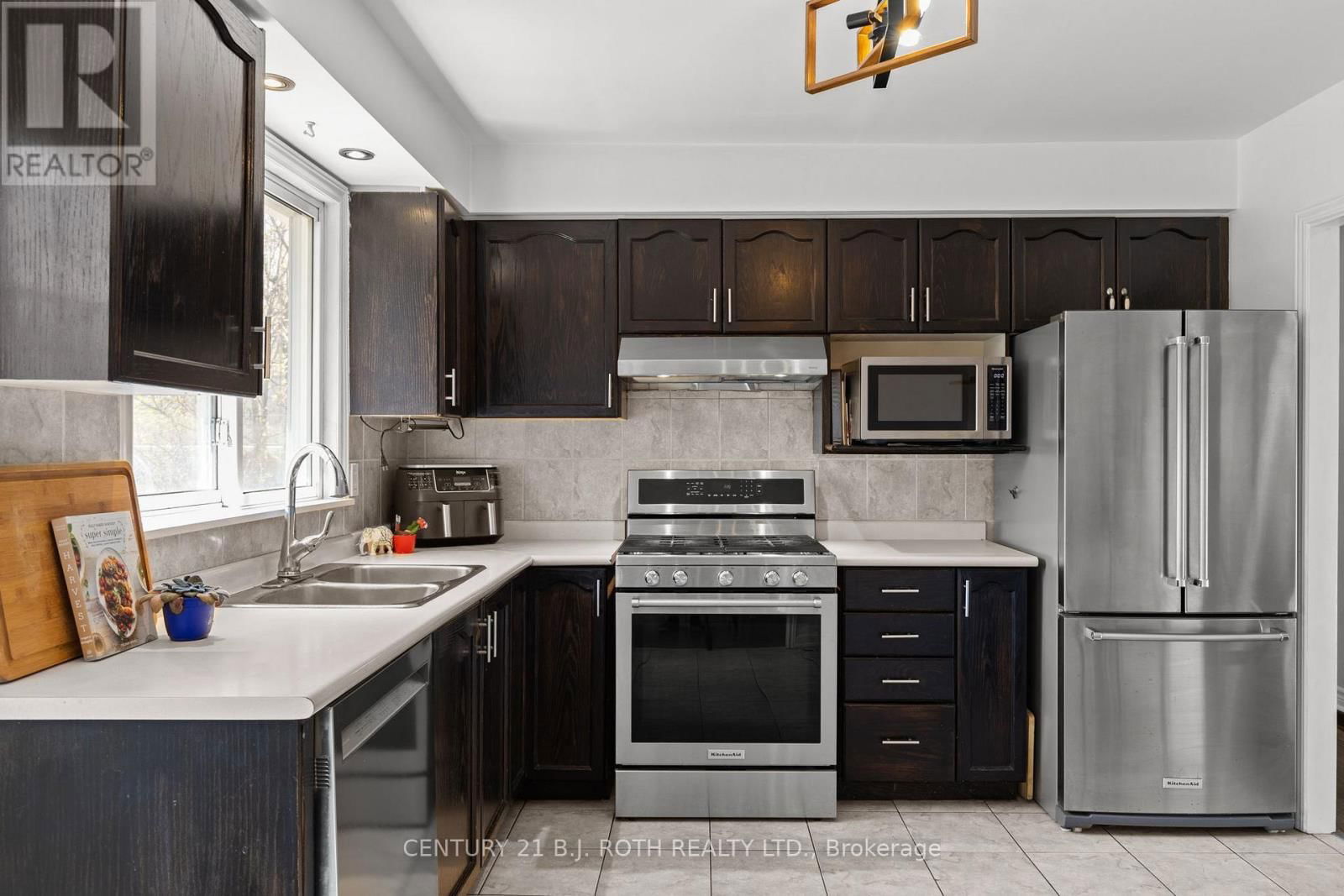 117 SPRINGDALE DRIVE Image 9