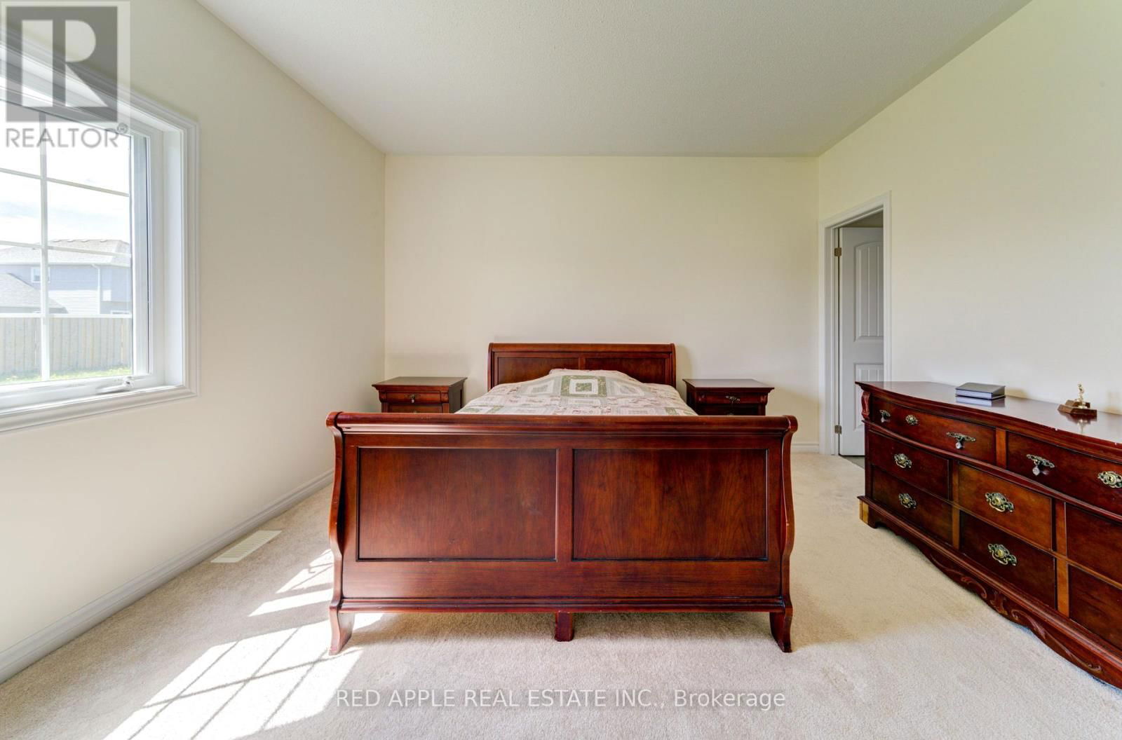 5 BEVERLY STREET Image 15