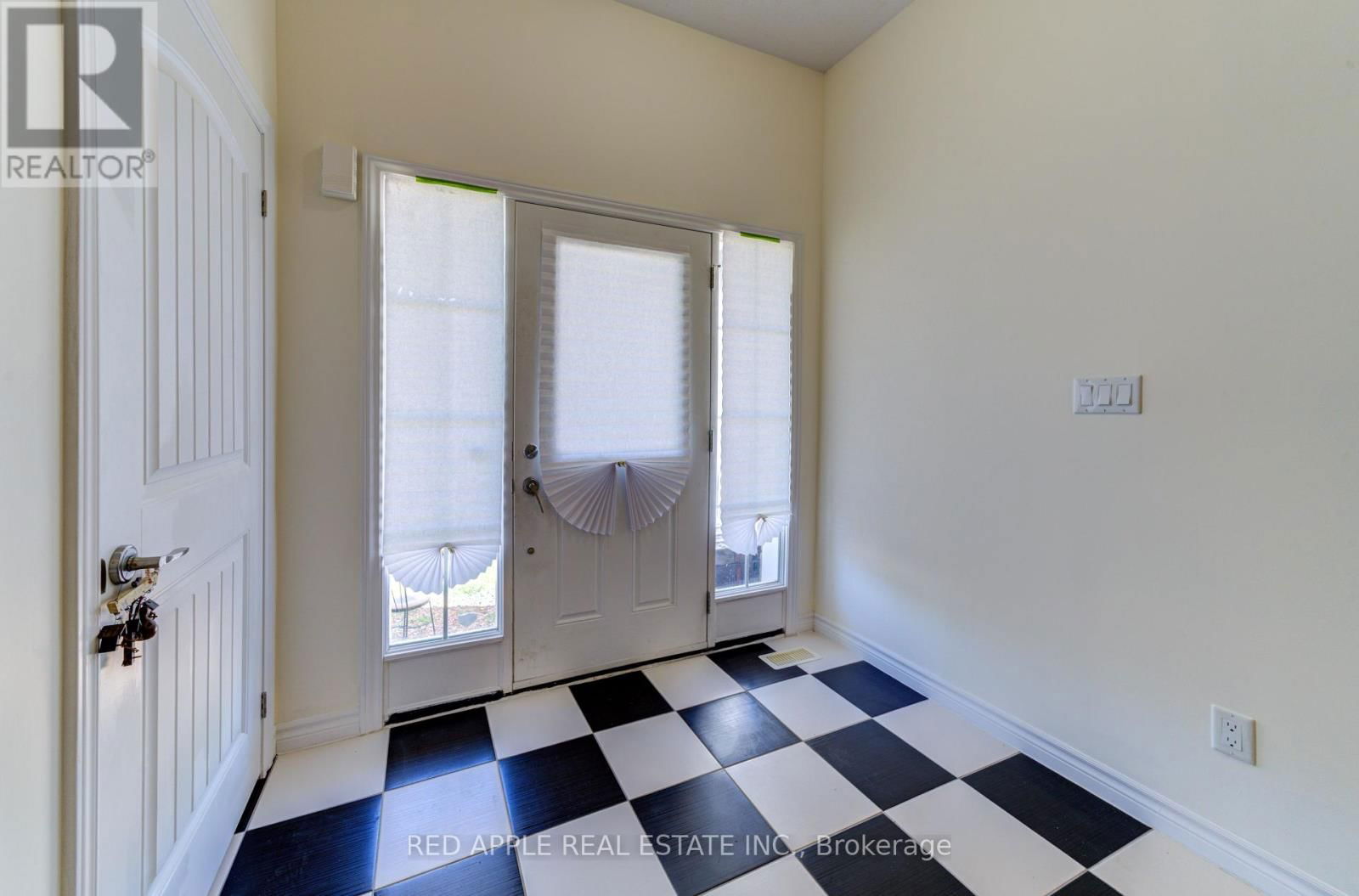5 BEVERLY STREET Image 4