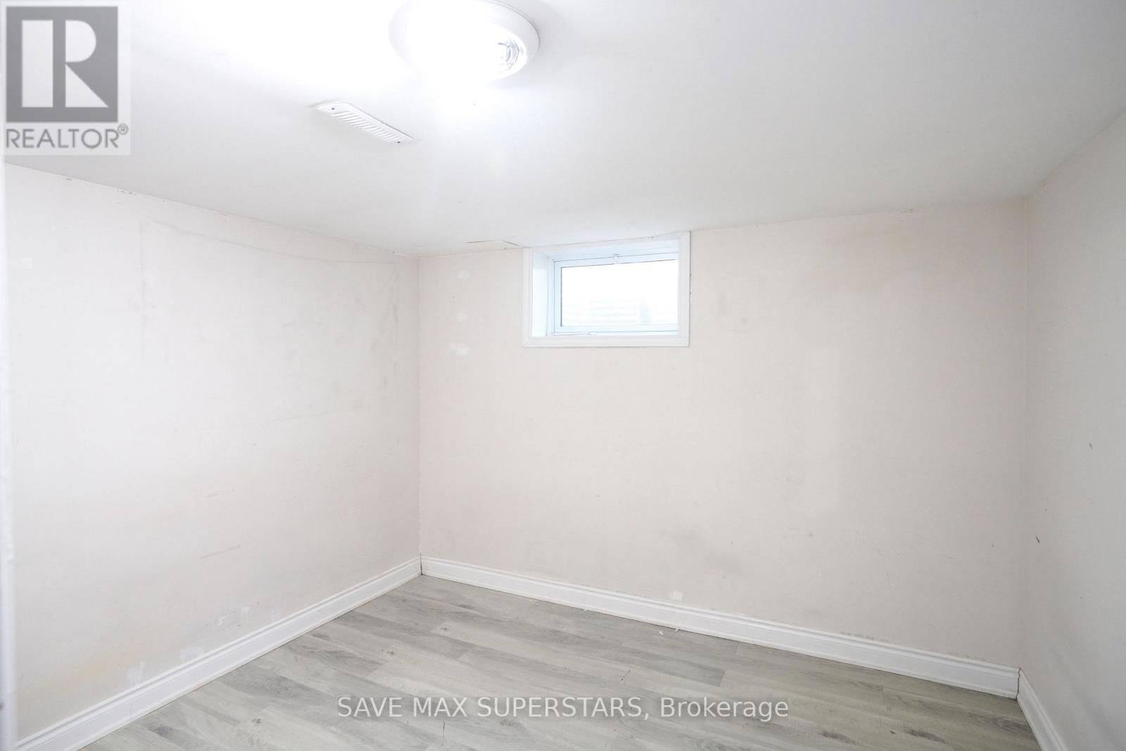 71 COLLEGE CRESCENT Image 18