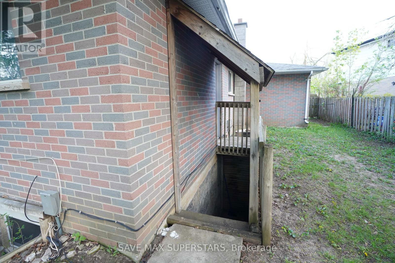 71 COLLEGE CRESCENT Image 28