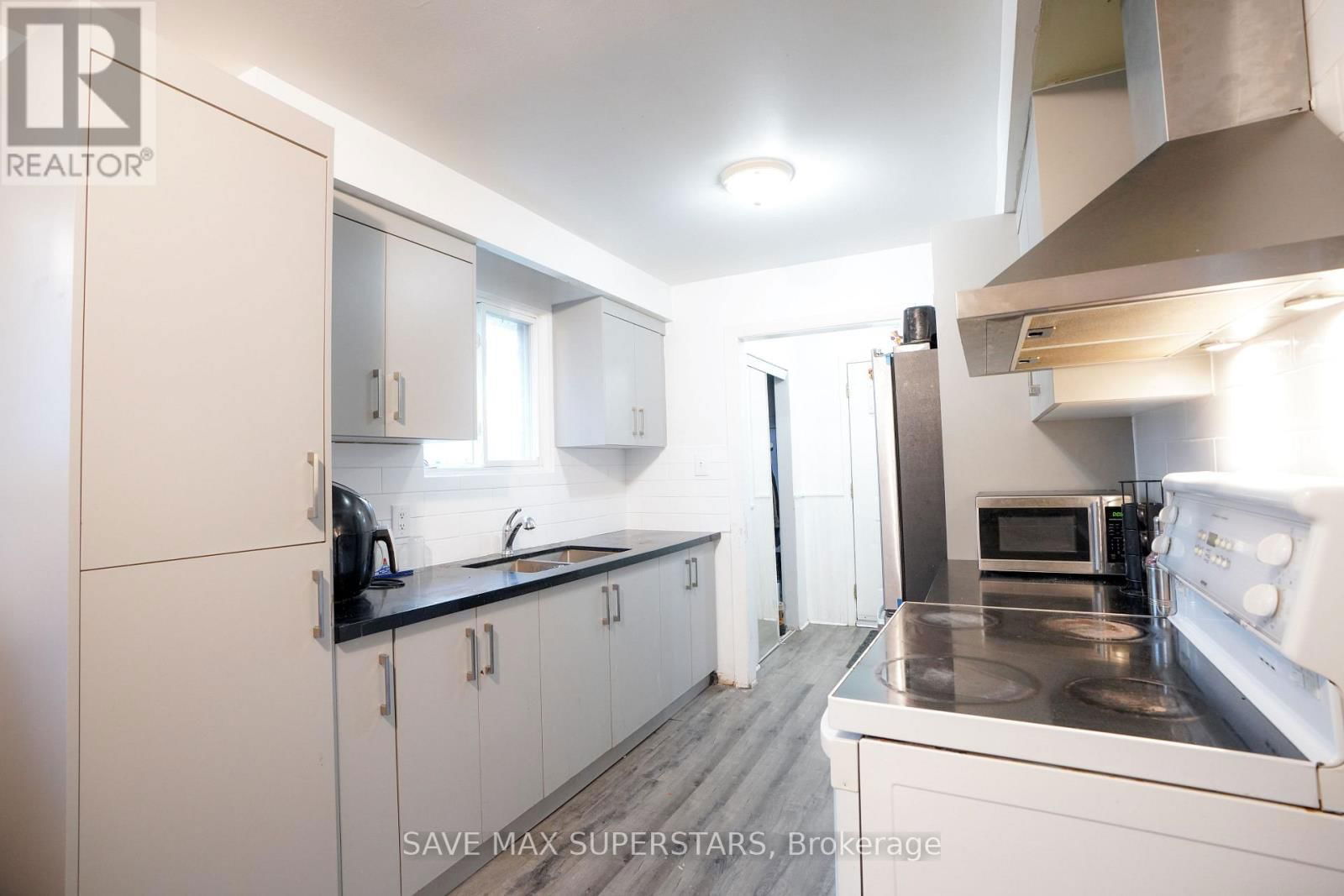 71 COLLEGE CRESCENT Image 6