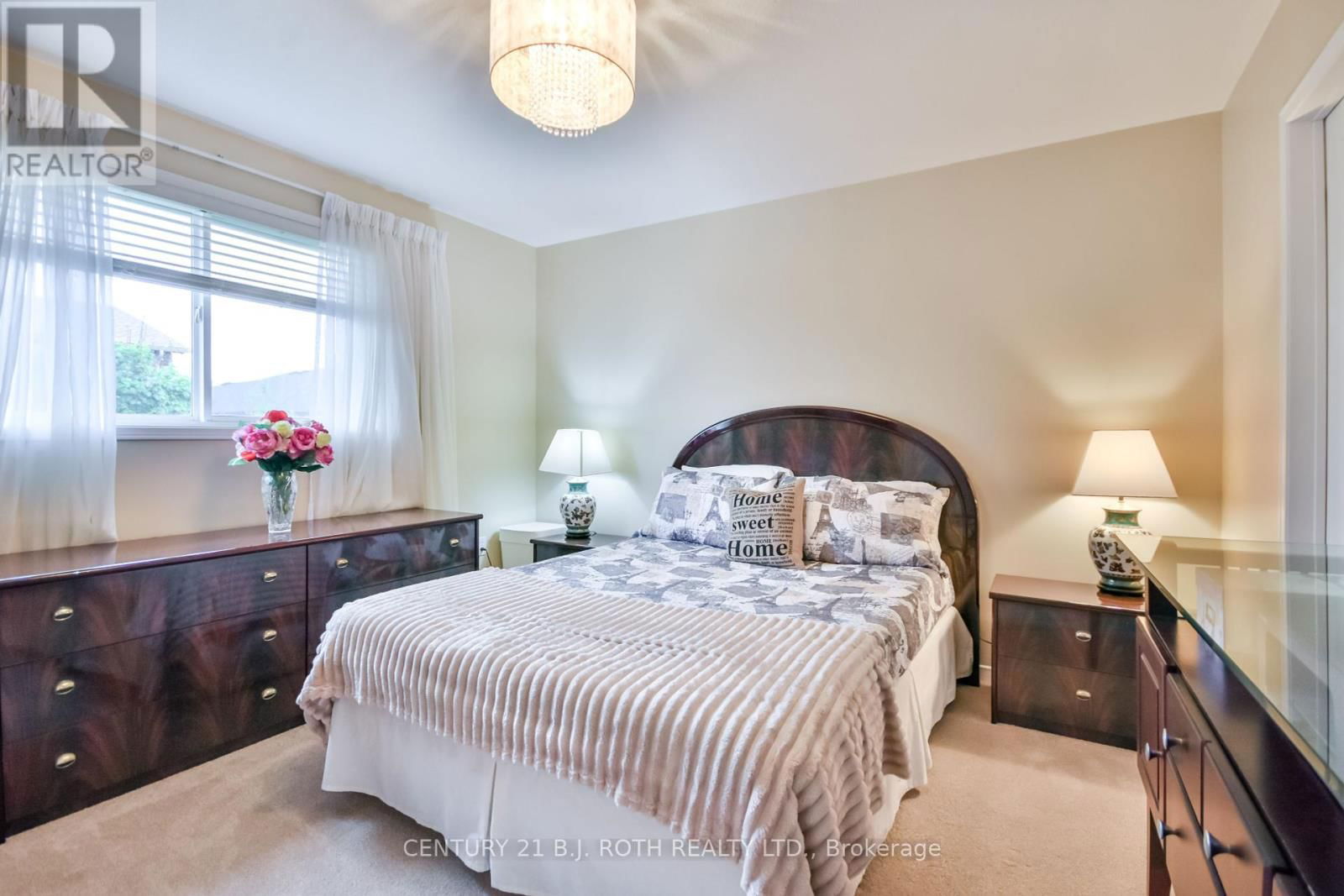 77 SUN KING CRESCENT Image 13