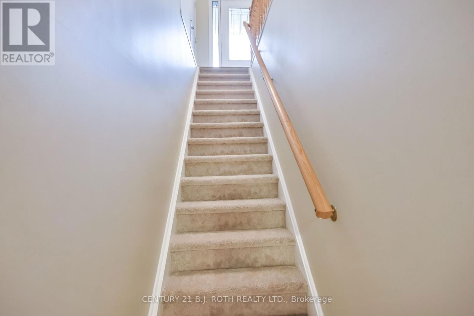 77 SUN KING CRESCENT Image 18