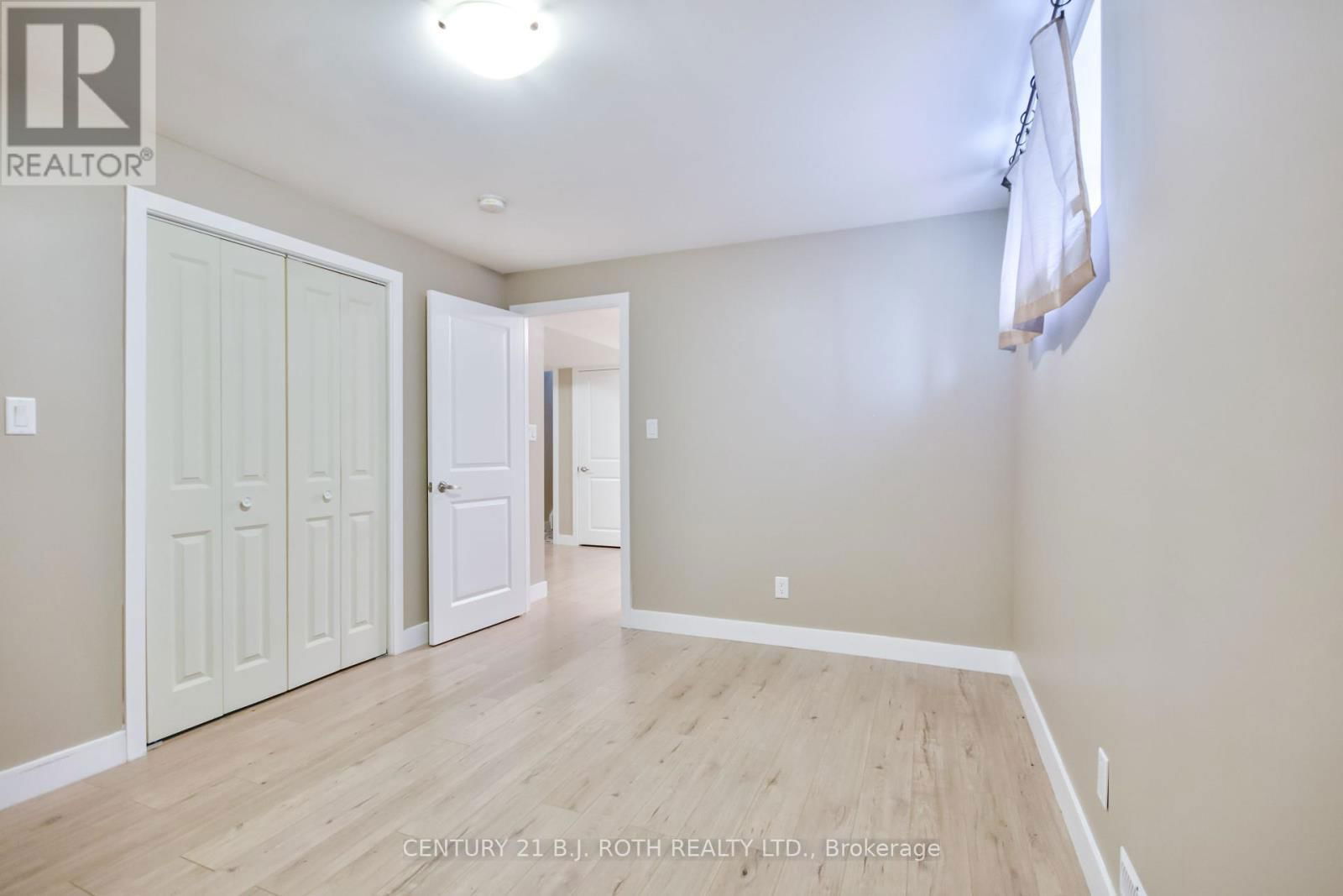 77 SUN KING CRESCENT Image 25
