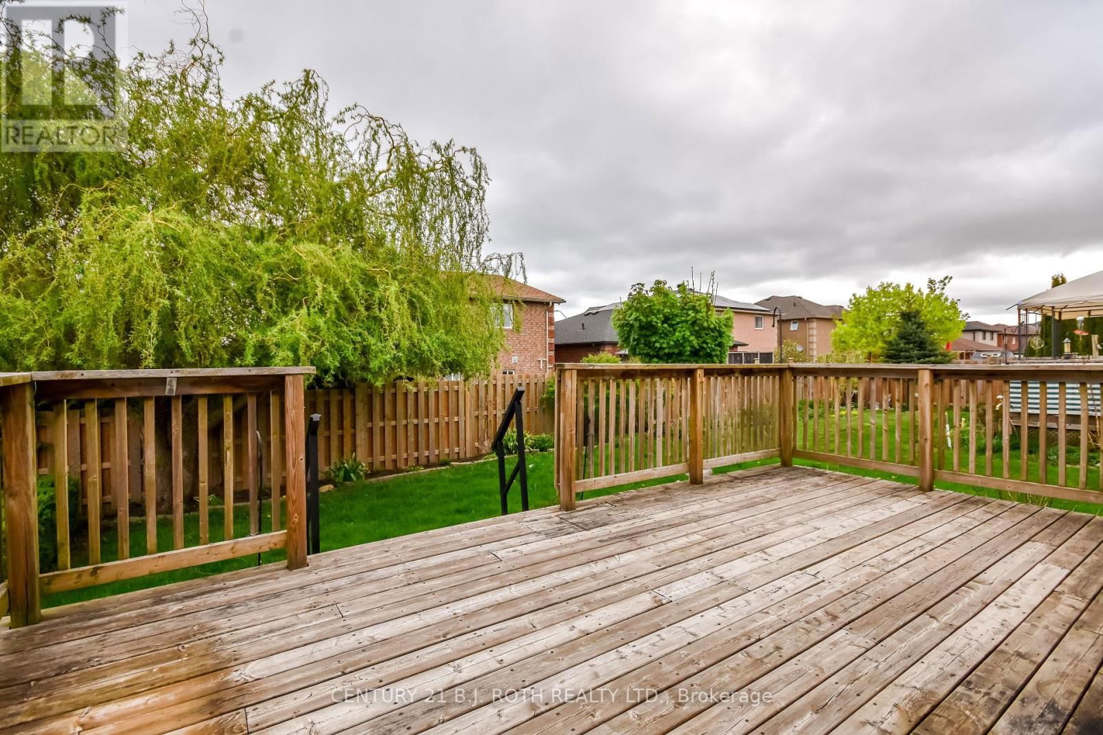 77 SUN KING CRESCENT Image 30