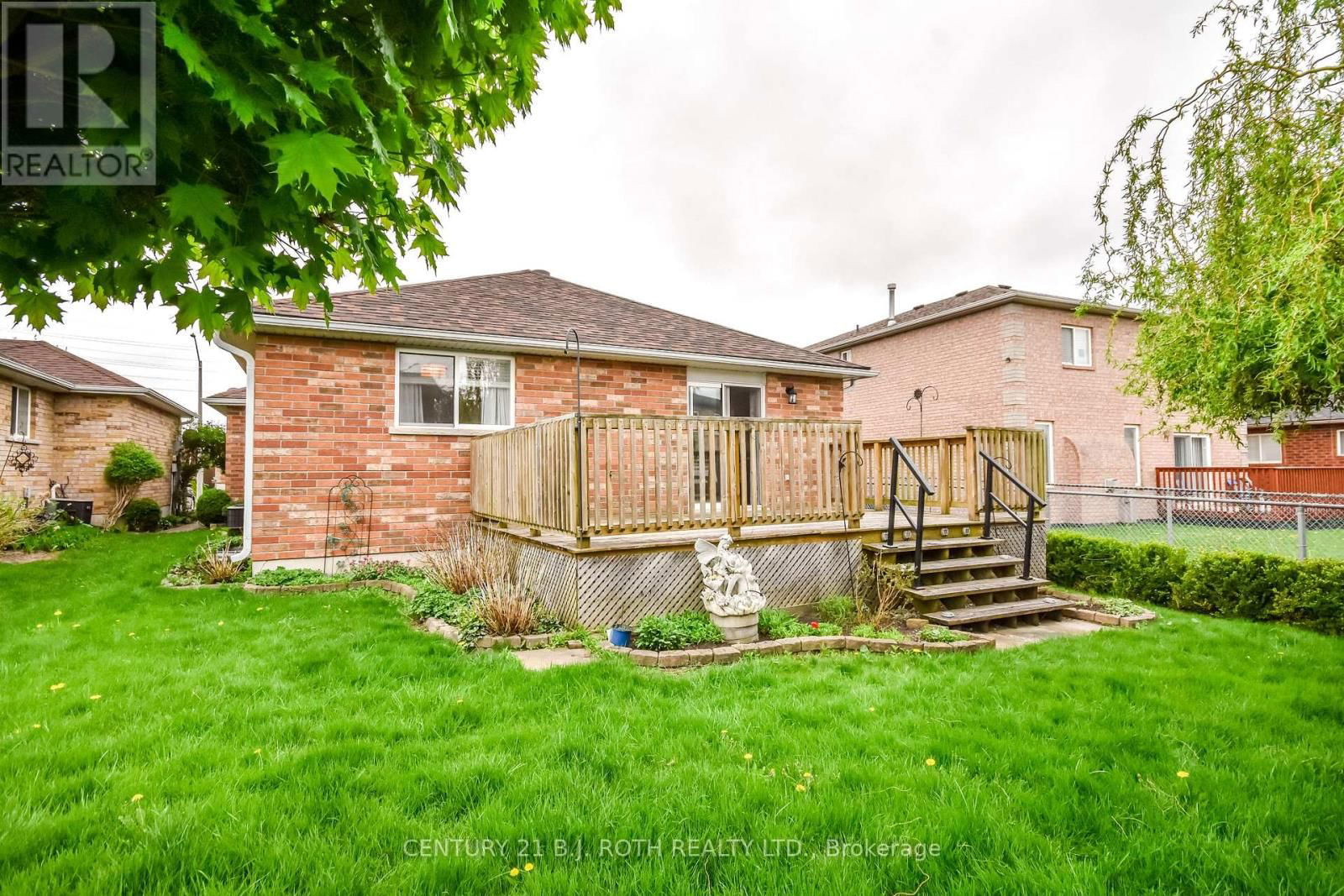 77 SUN KING CRESCENT Image 31