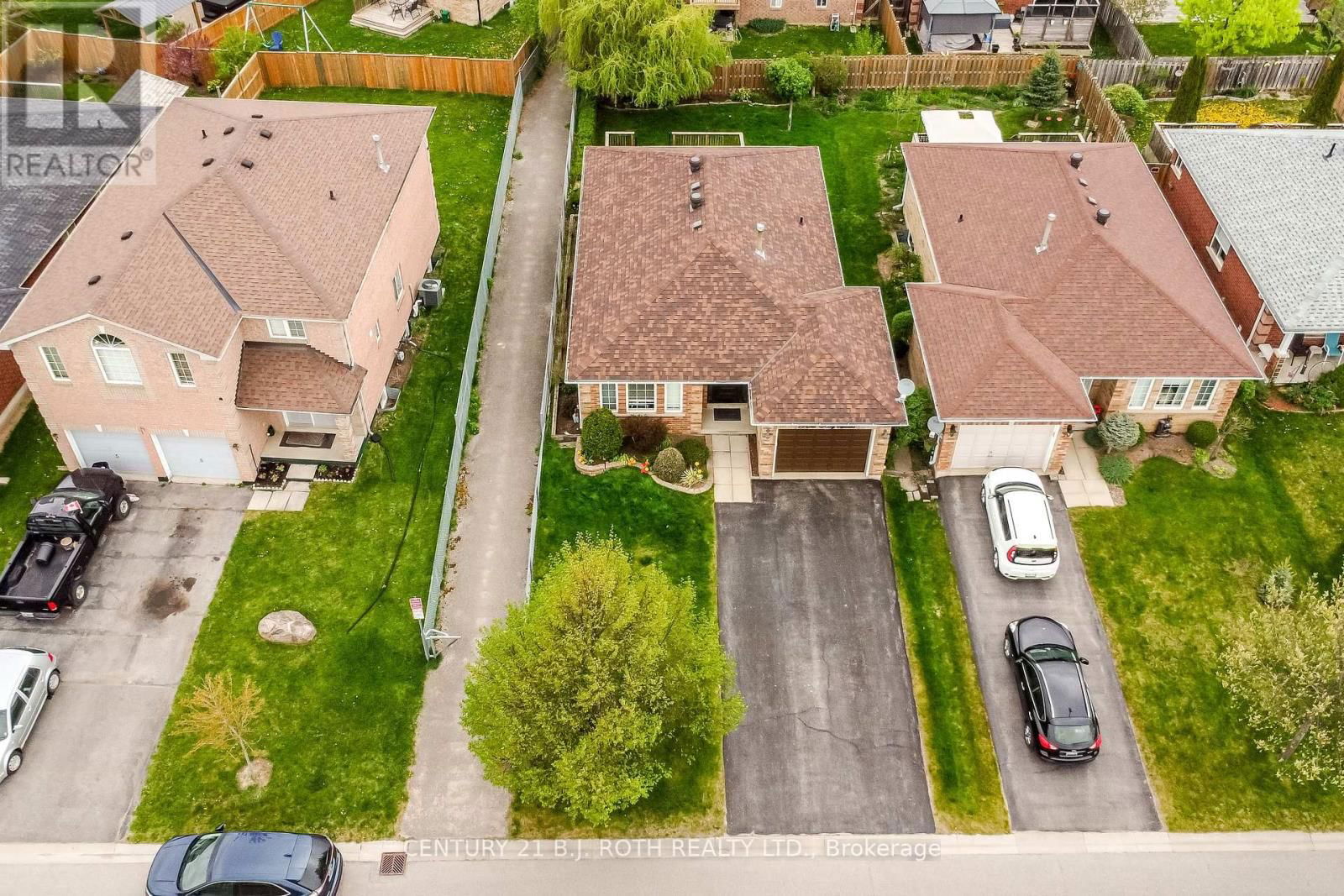 77 SUN KING CRESCENT Image 34