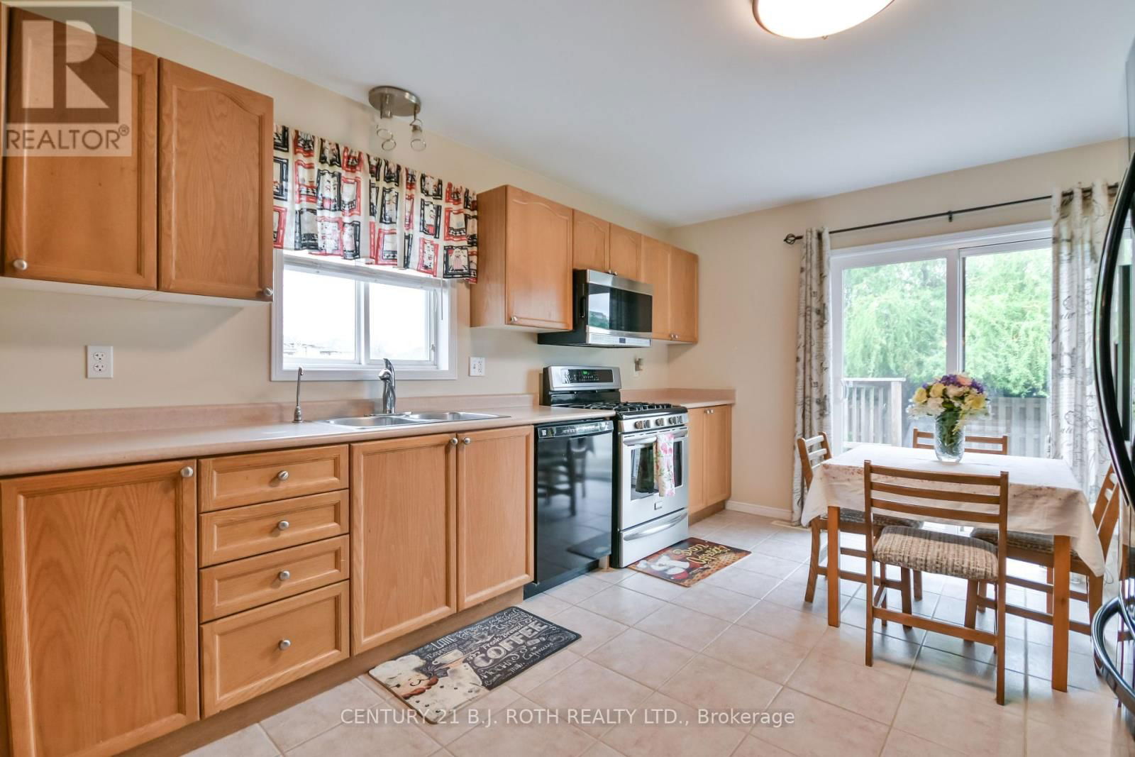 77 SUN KING CRESCENT Image 9