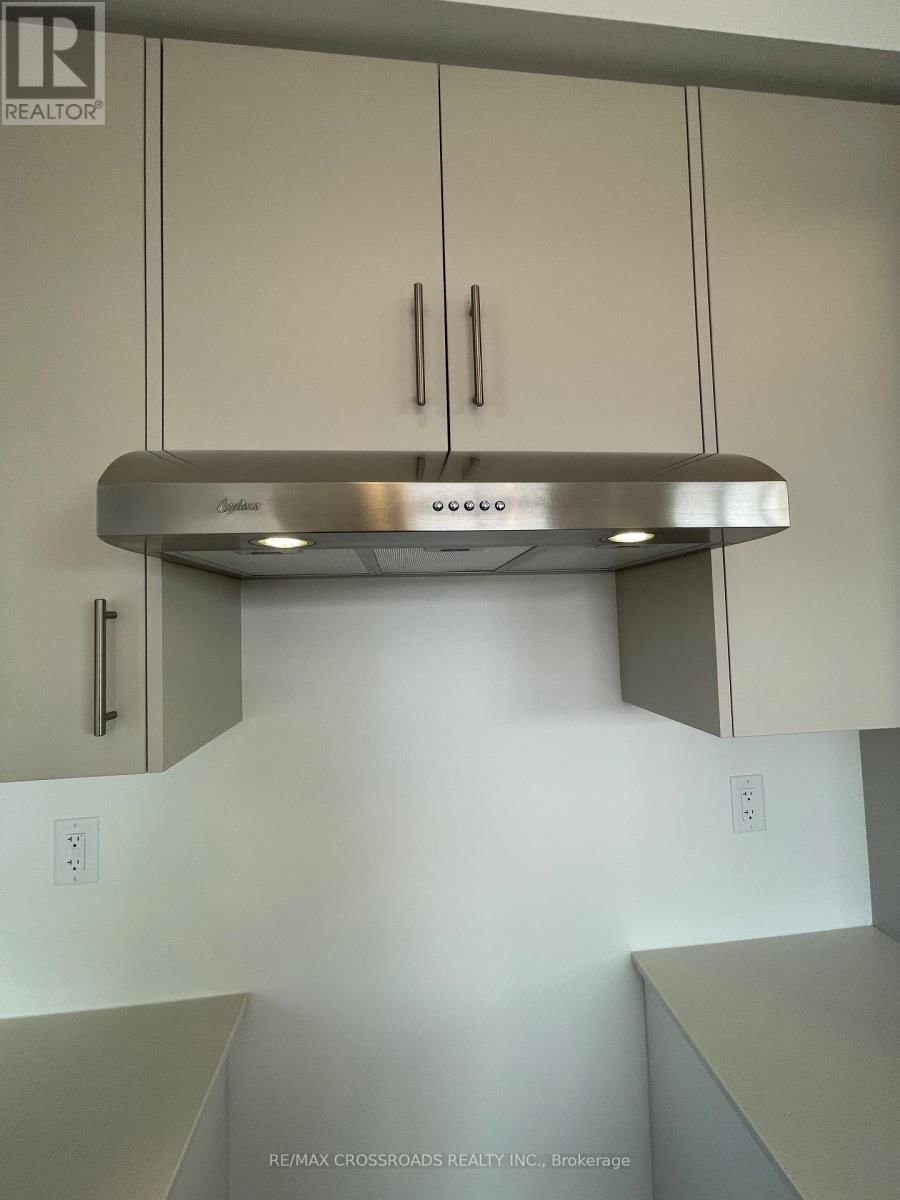 312 MADELAINE DRIVE Image 13