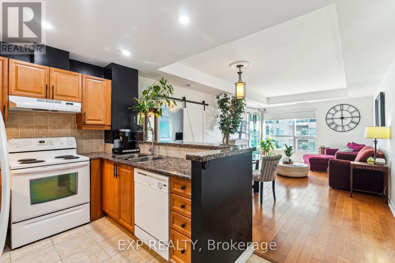 604 - 6 TORONTO STREET Image 13