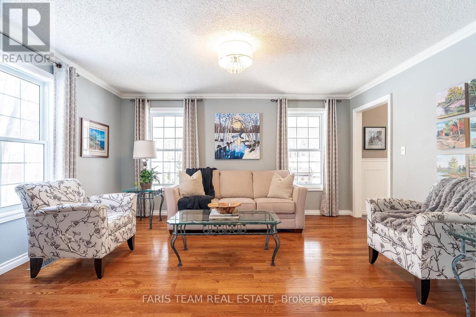 64 GOLDFINCH CRESCENT Image 12
