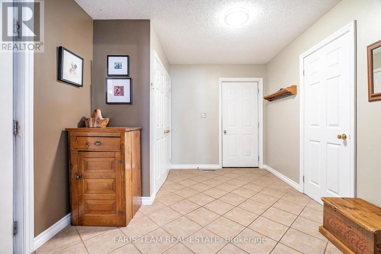 64 GOLDFINCH CRESCENT Image 14