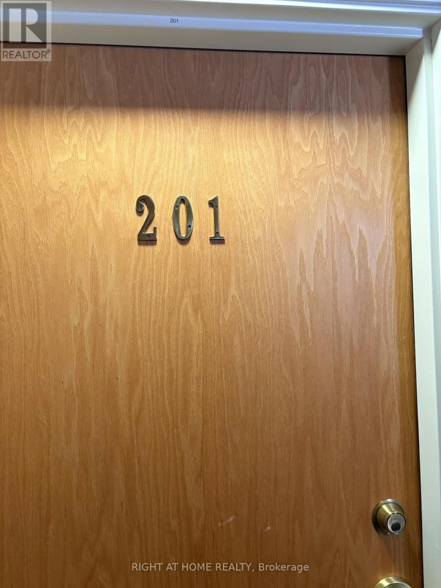 201 - 90 DEAN AVENUE Image 15