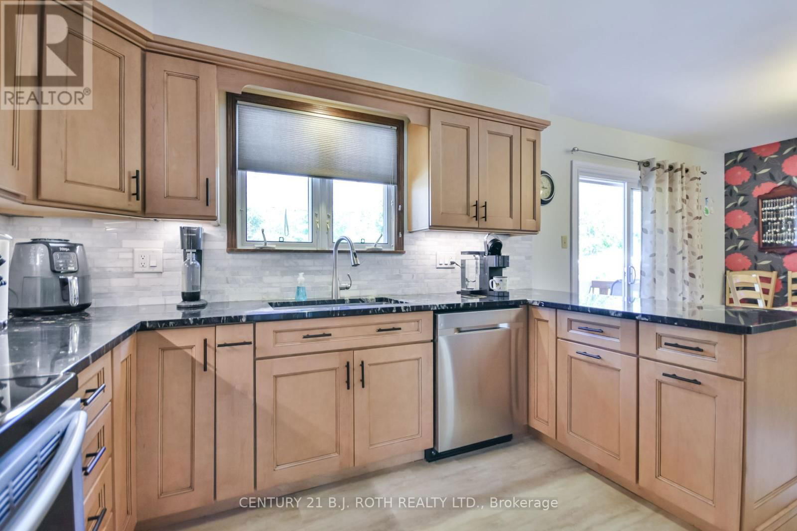 202 CRAWFORD STREET Image 12