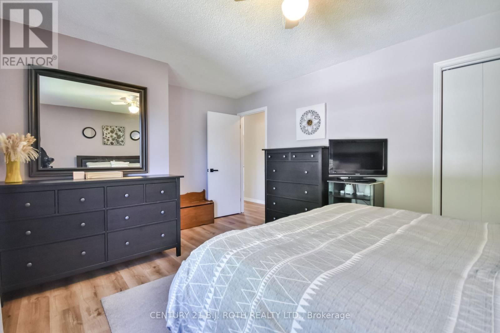 202 CRAWFORD STREET Image 22
