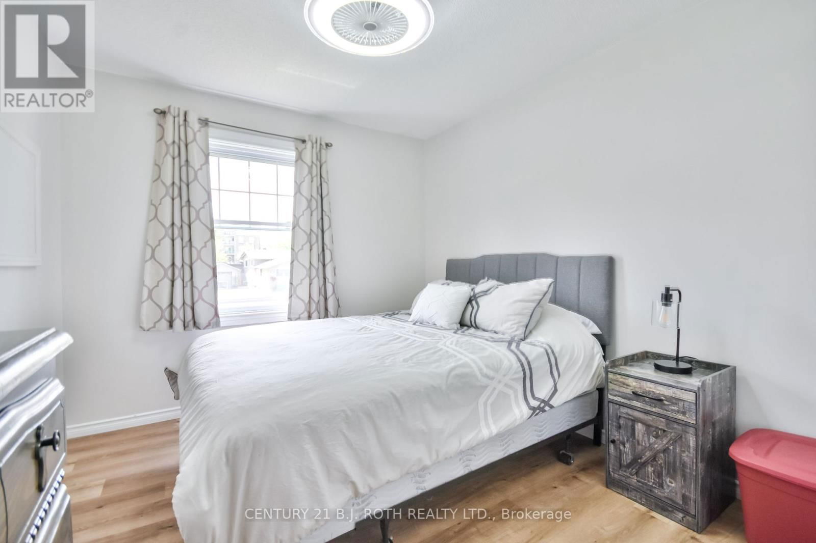 202 CRAWFORD STREET Image 23