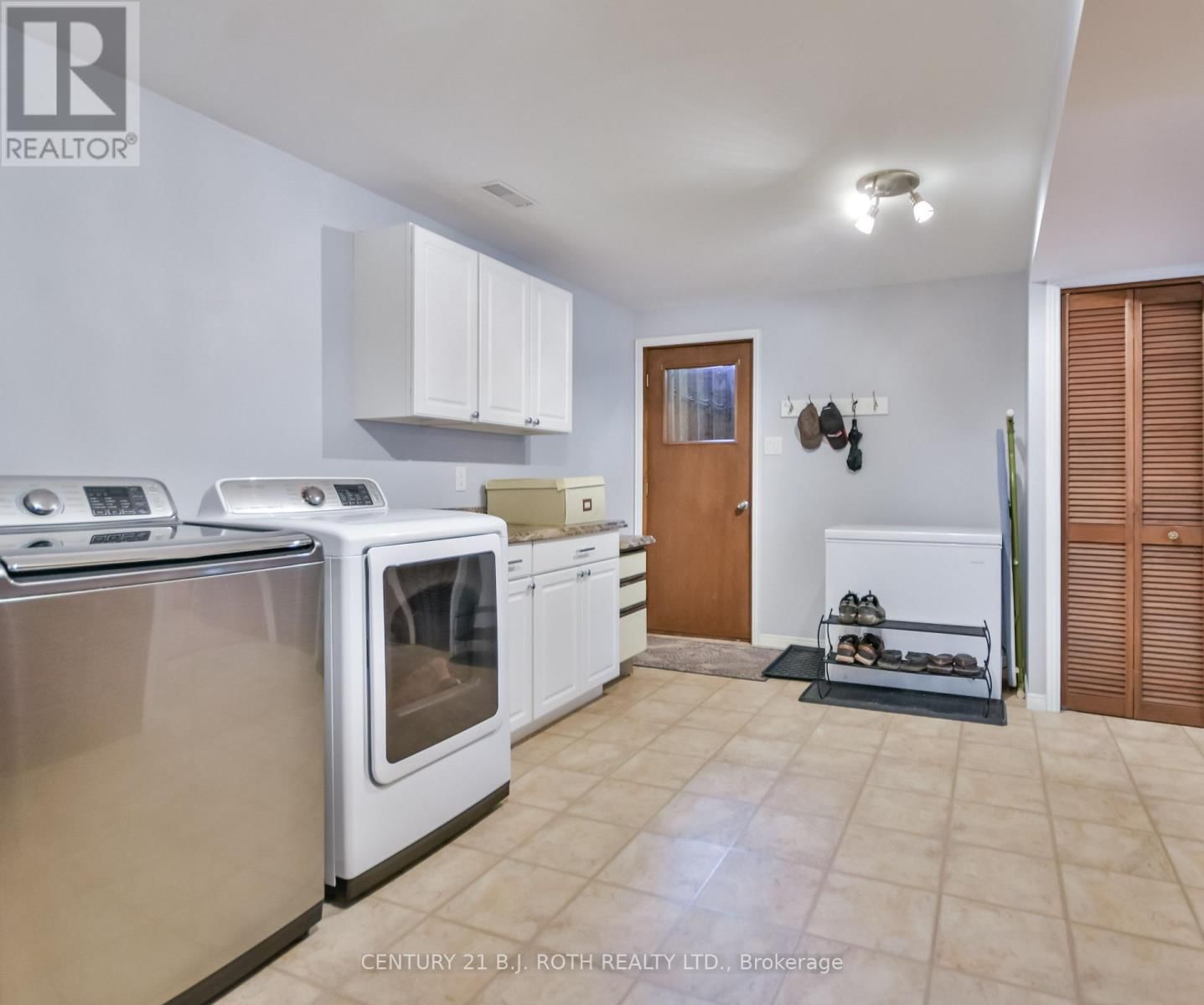202 CRAWFORD STREET Image 33