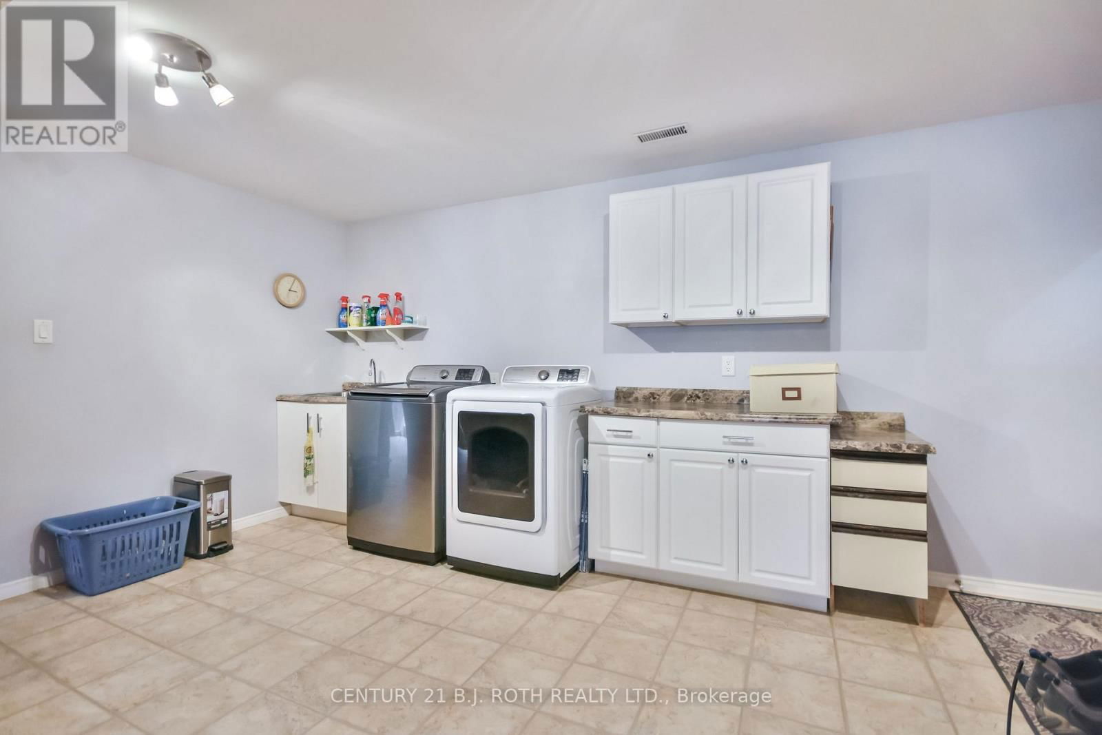 202 CRAWFORD STREET Image 34