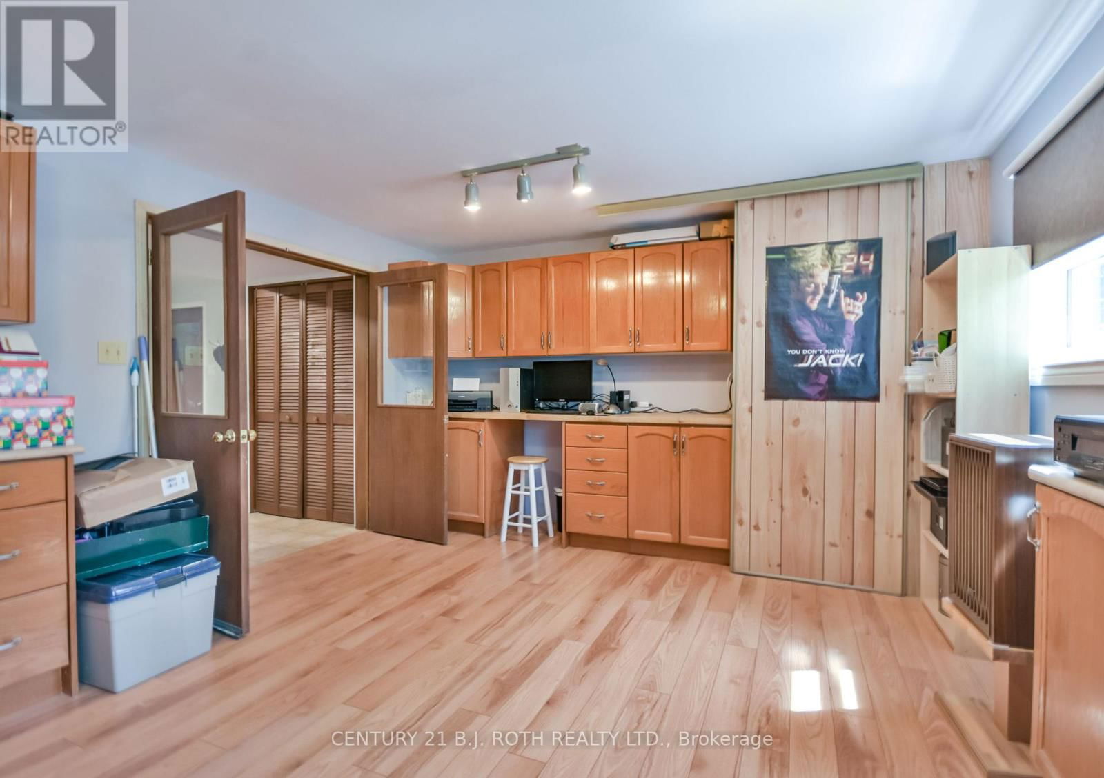 202 CRAWFORD STREET Image 36