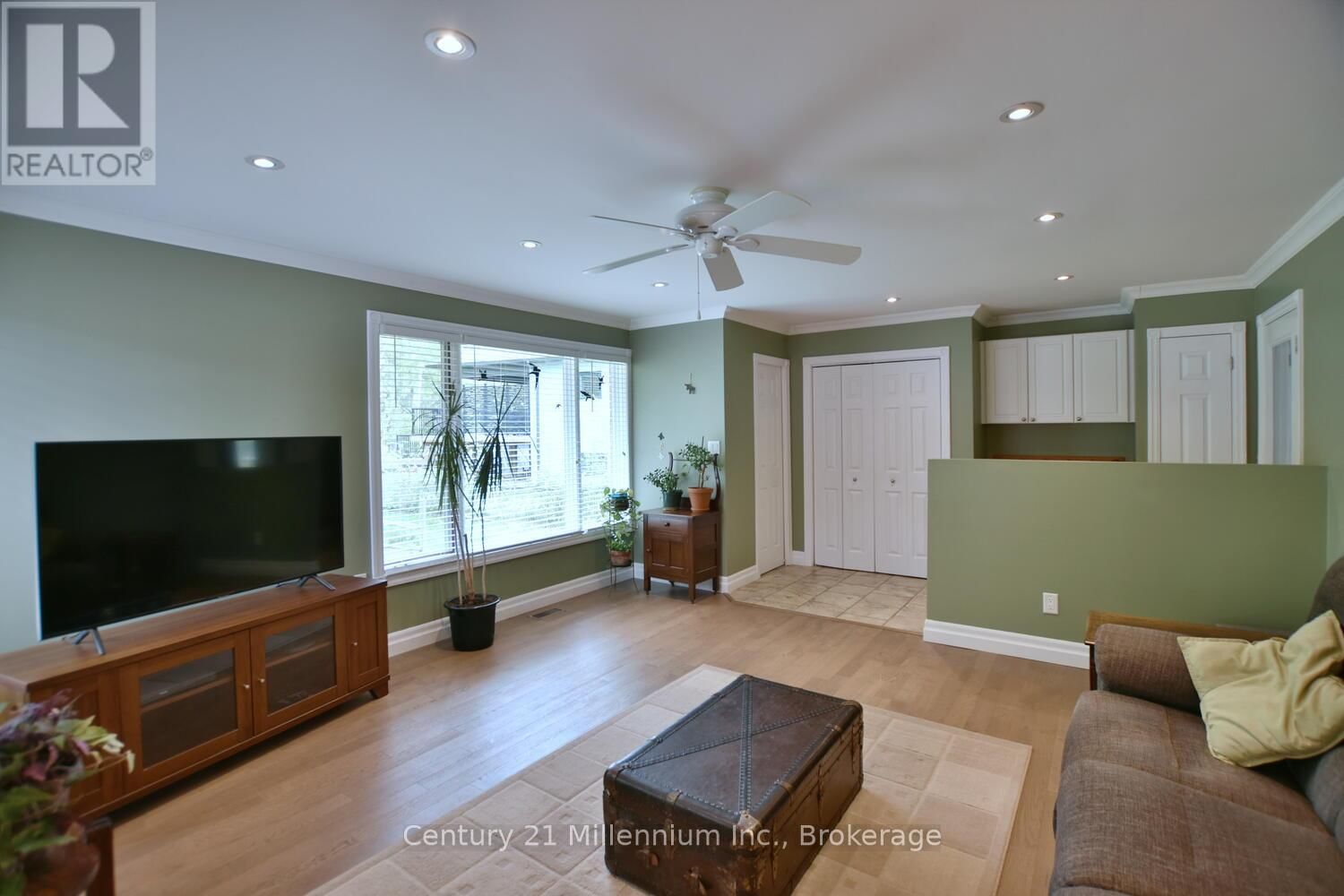48 INDIANOLA CRESCENT Image 18