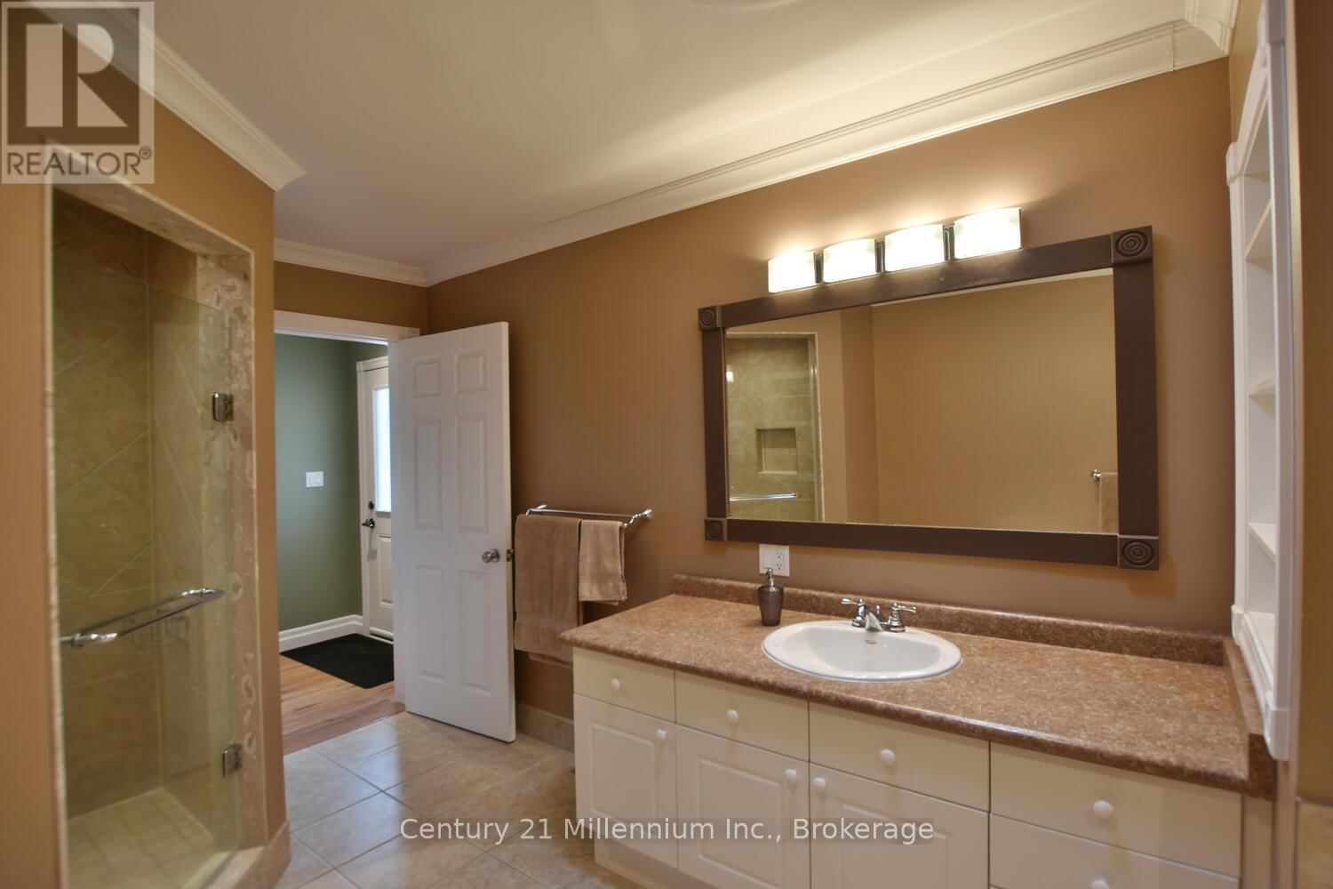 48 INDIANOLA CRESCENT Image 30