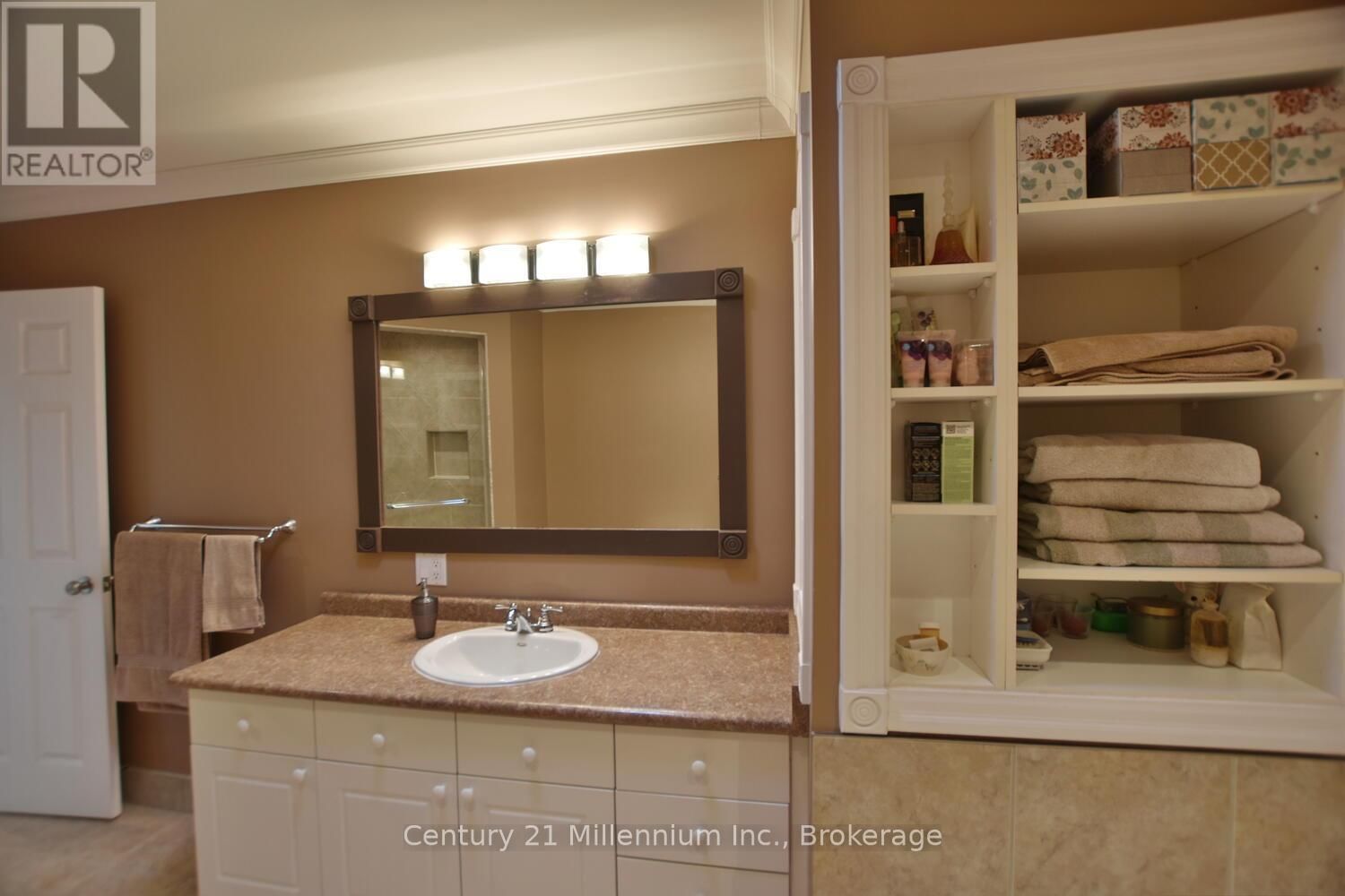 48 INDIANOLA CRESCENT Image 31