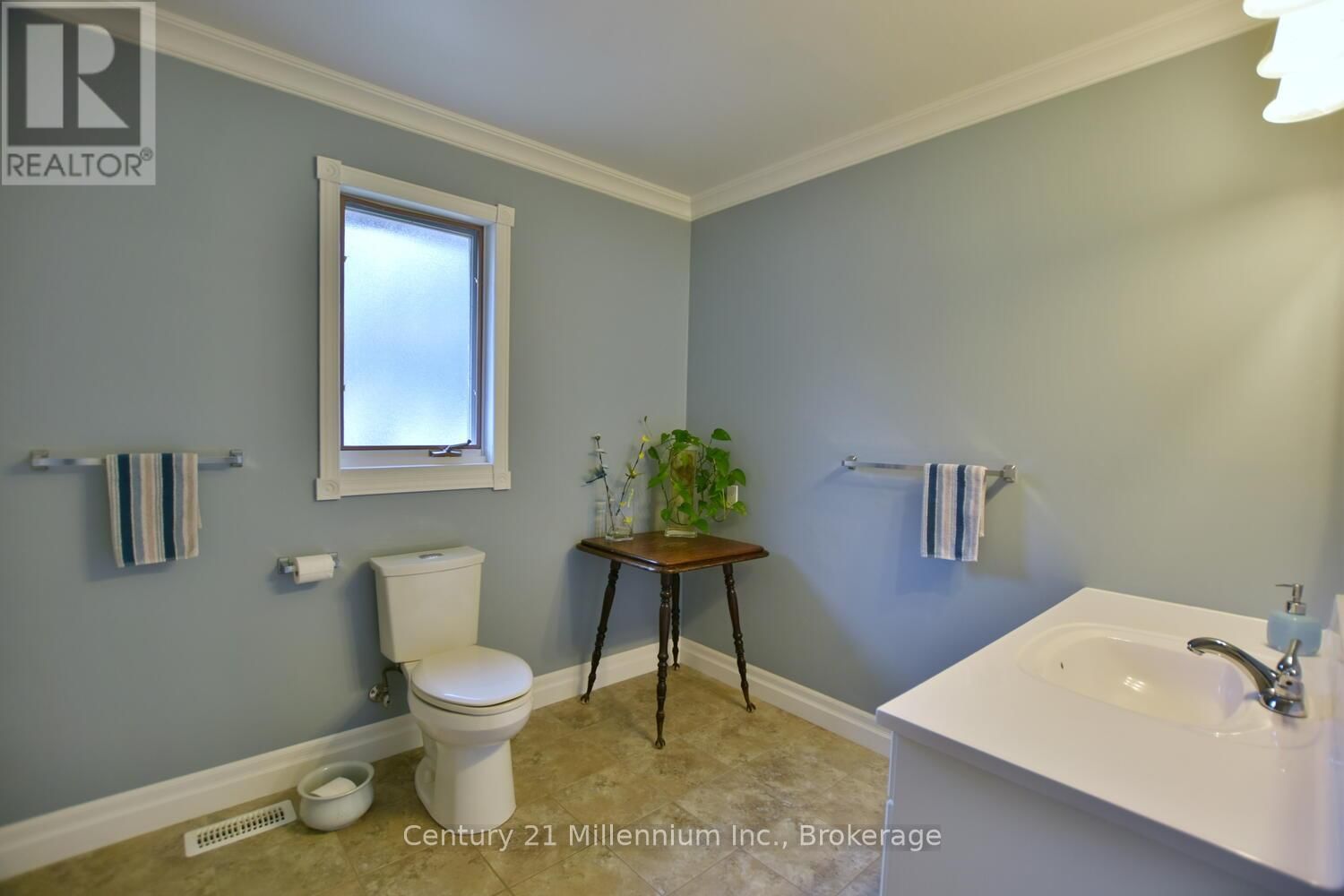 48 INDIANOLA CRESCENT Image 37