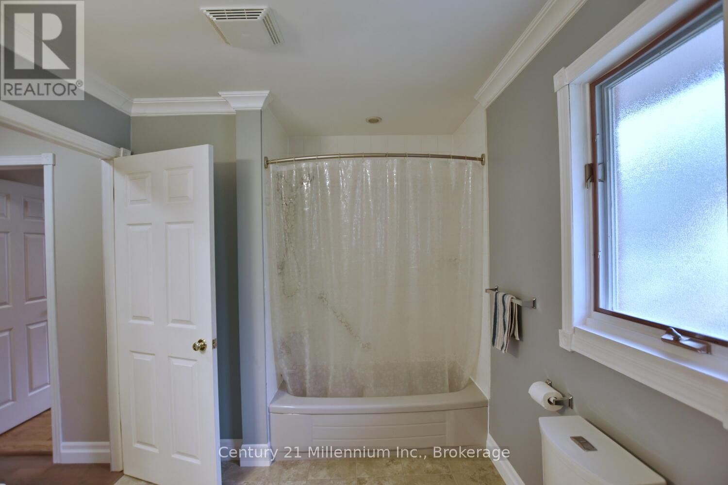 48 INDIANOLA CRESCENT Image 38