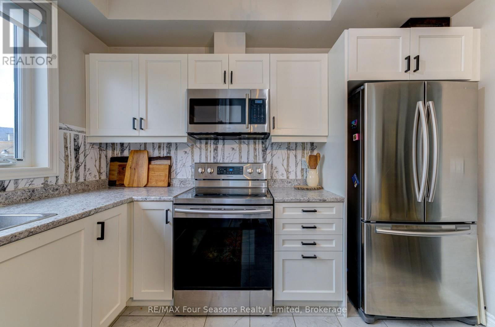 36 LETT AVENUE Image 16