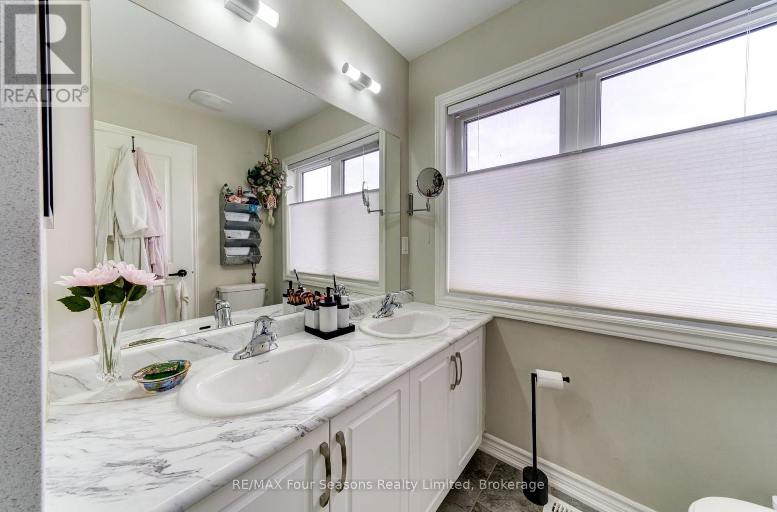 36 LETT AVENUE Image 28
