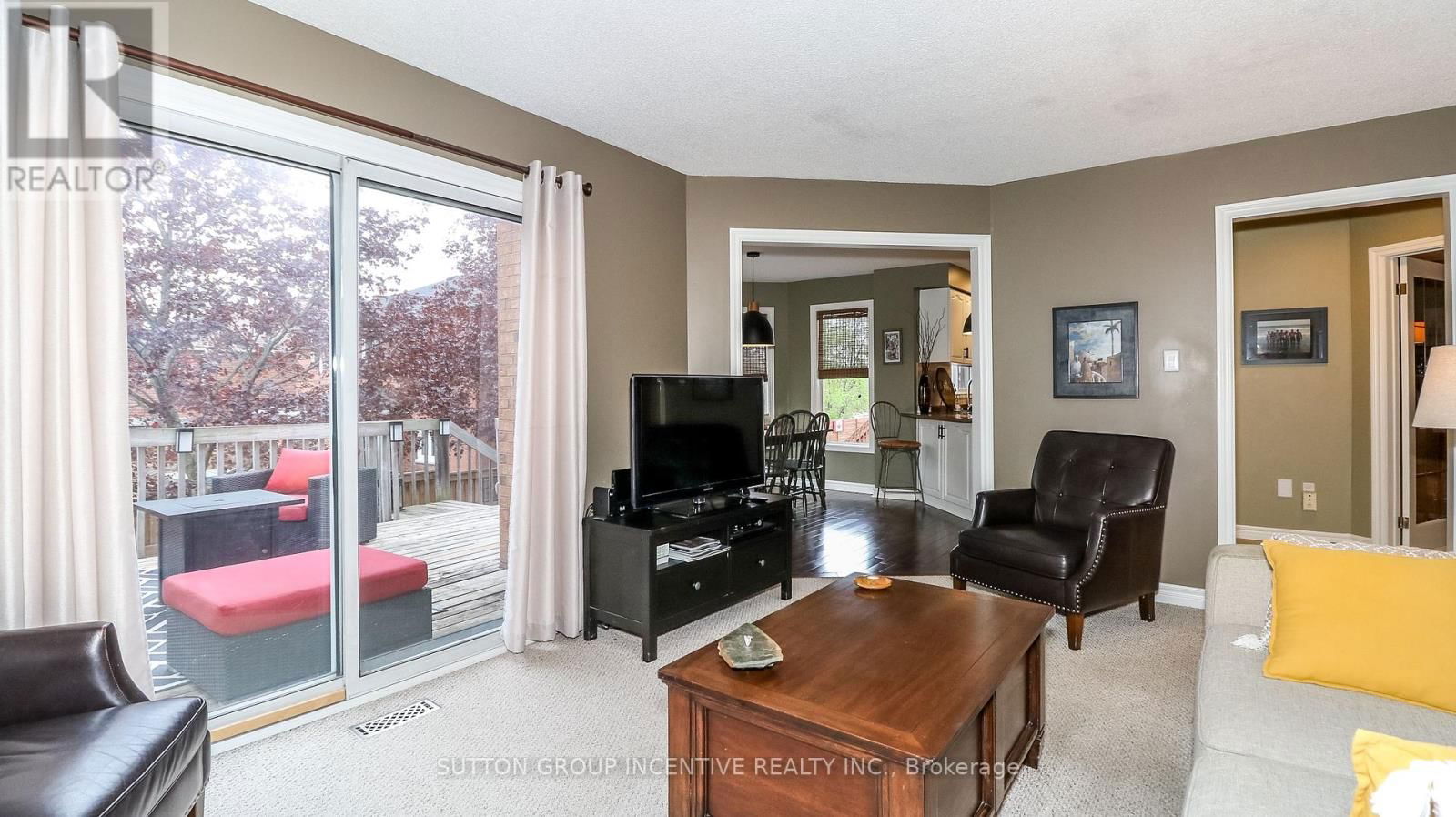 69 BRUSHWOOD CRESCENT Image 12