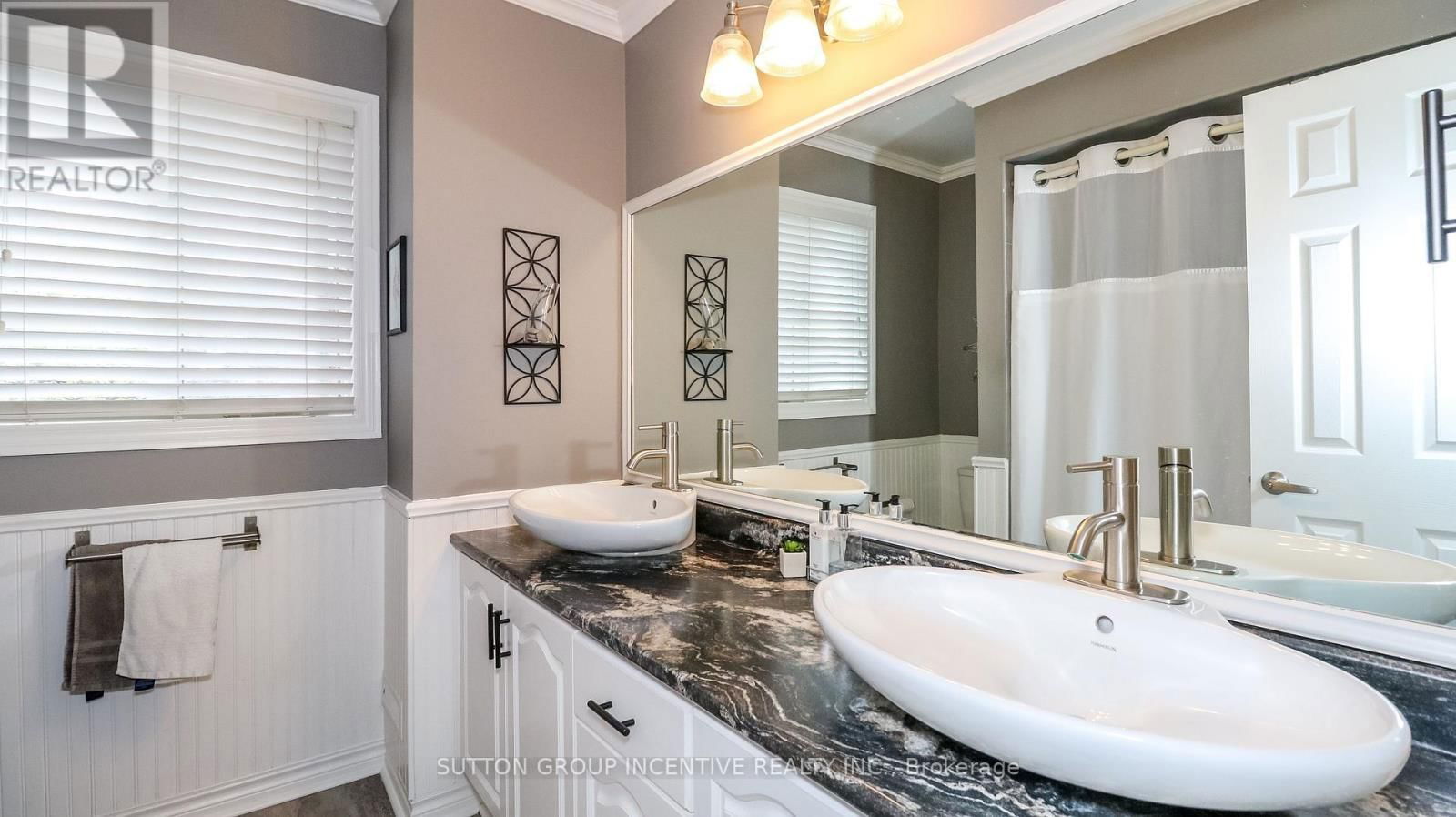 69 BRUSHWOOD CRESCENT Image 34