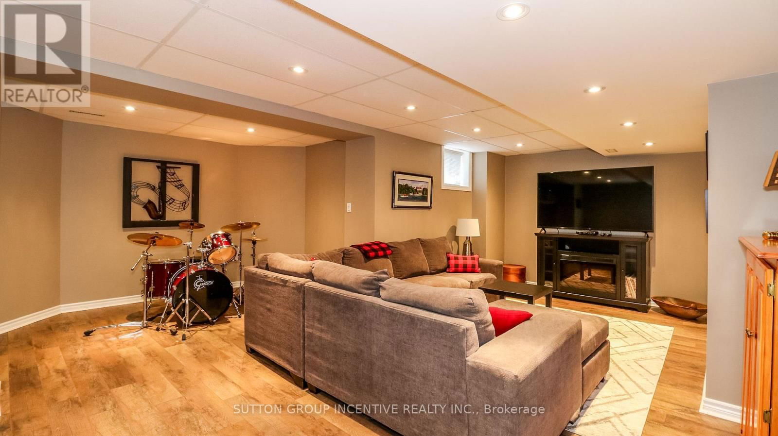 69 BRUSHWOOD CRESCENT Image 36