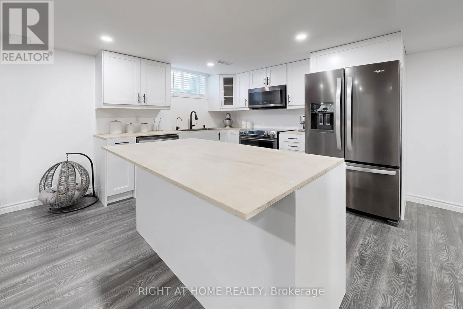 418 MAPLETON AVENUE Image 23