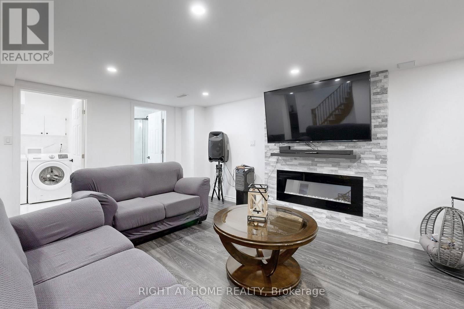 418 MAPLETON AVENUE Image 24