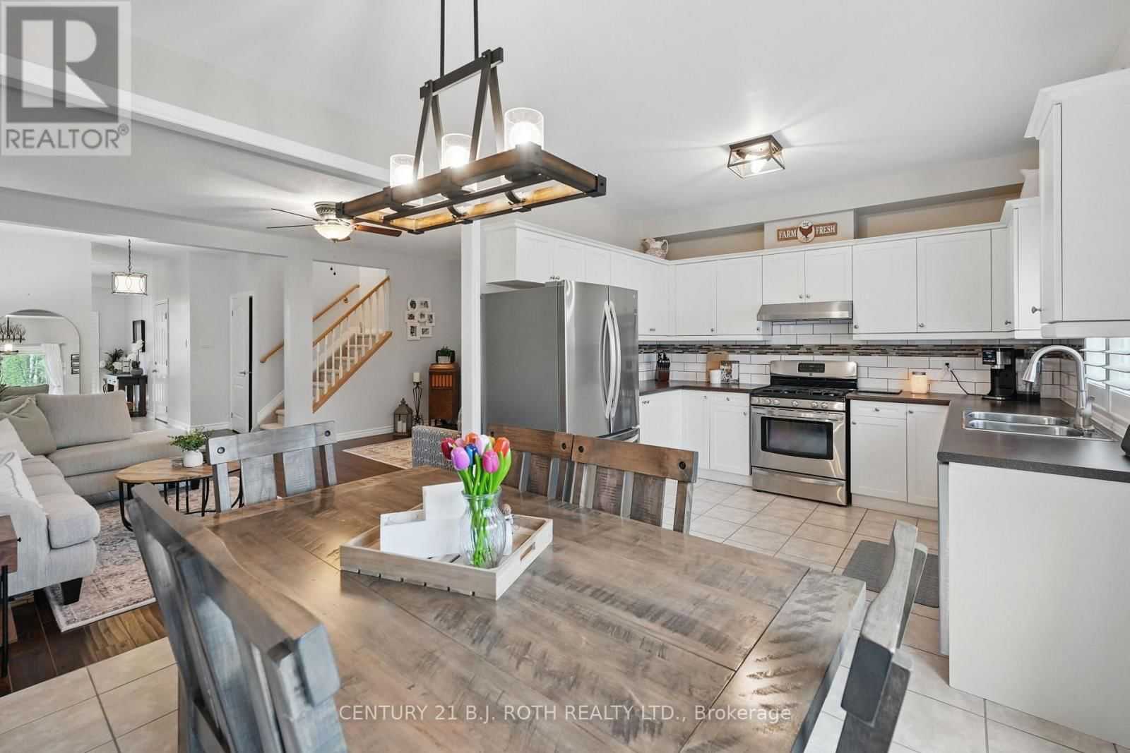 4 CLAUDIO CRESCENT Image 12