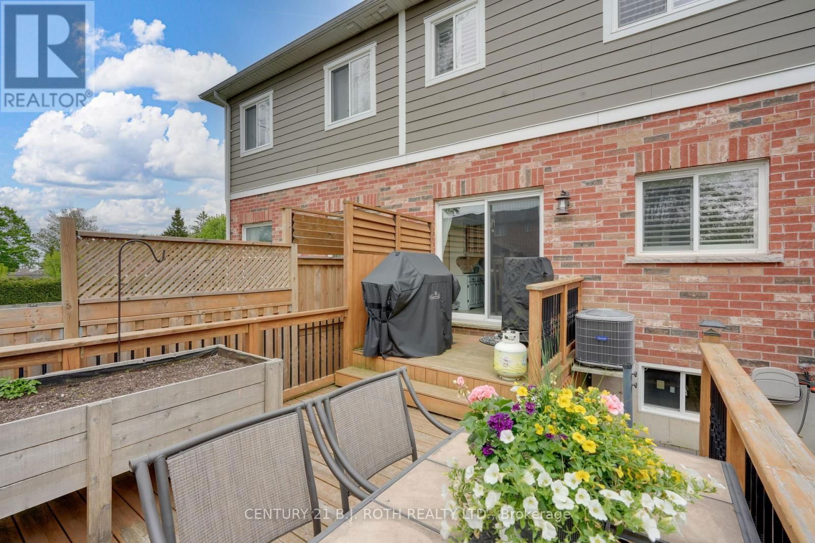 4 CLAUDIO CRESCENT Image 33